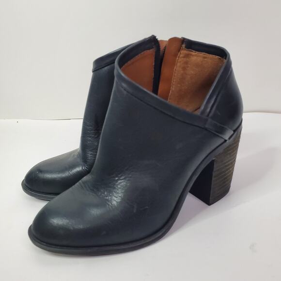 Lucky Brand Women's Size 7M Salza Black Leather Ankle Booties Block Cutout - Picture 3 of 10